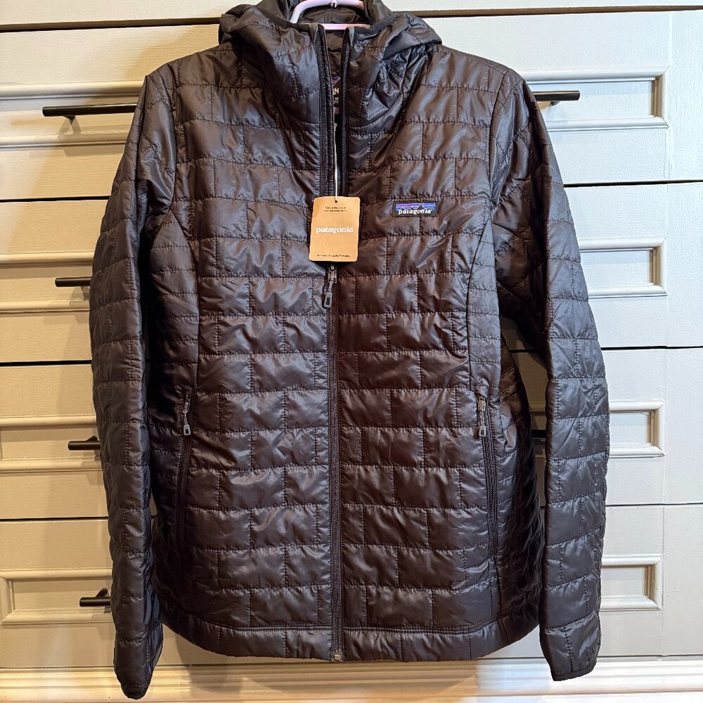 Patagonia Women's Nano Puff Hoody, Size L, NWT